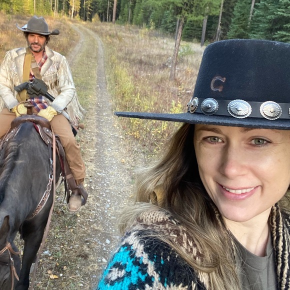 Meet your Posher, Melissa - Picture 3 of 13